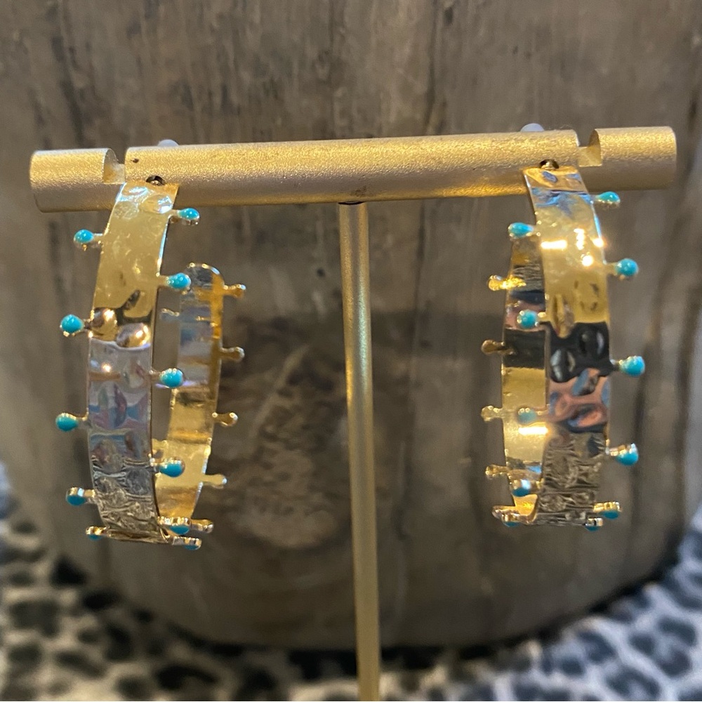 Gold Hammered Hoop Earrings Enamel Dot Detail NWT - Picture 4 of 13